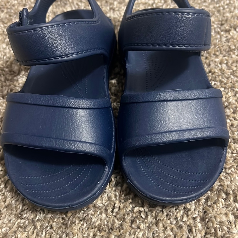 Excellent condition, only worn a couple times.